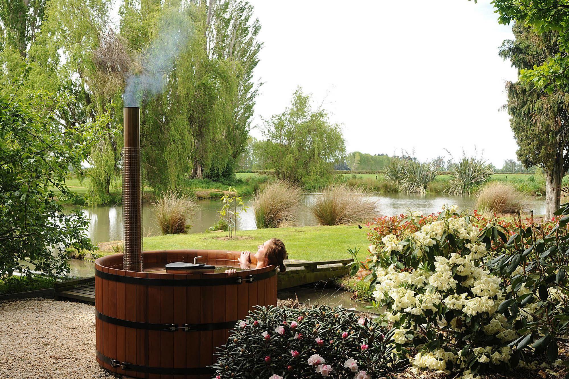 Revive On Oakview Boutique Beauty And Accommodation Ashburton Eksteriør billede